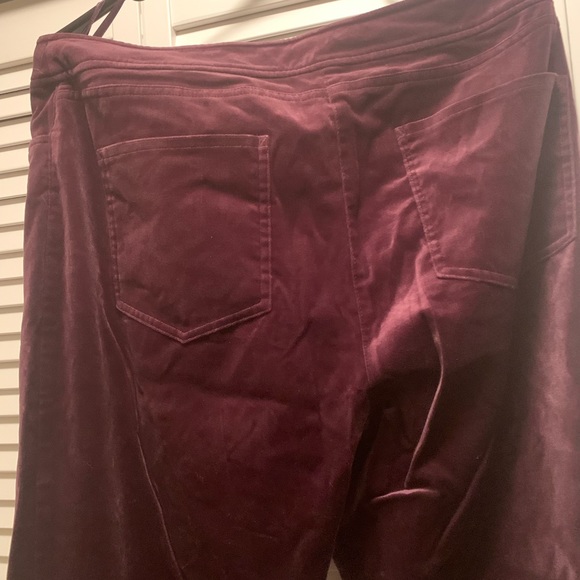 EILEEN FISHER PLUM COLOR PANTS. - Picture 5 of 5